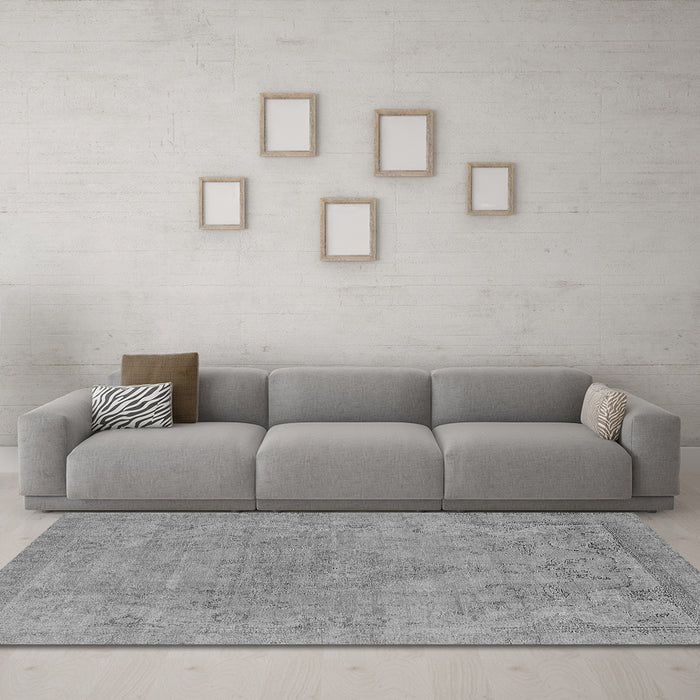 Machine Washable Oriental Gray Industrial Rug in a Living Room,, wshurb1765gry