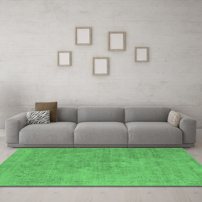 Machine Washable Oriental Emerald Green Industrial Area Rugs in a Living Room,, wshurb1766emgrn