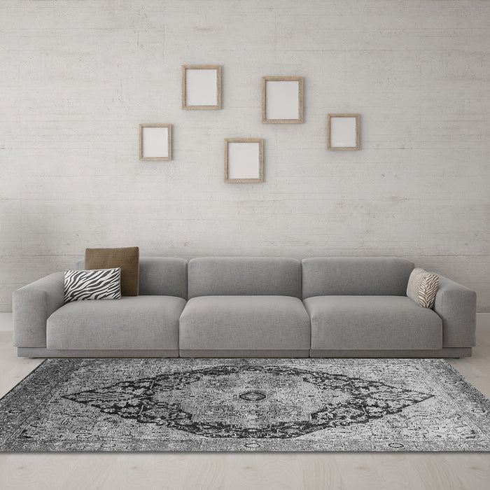 Machine Washable Oriental Gray Industrial Rug in a Living Room,, wshurb1770gry