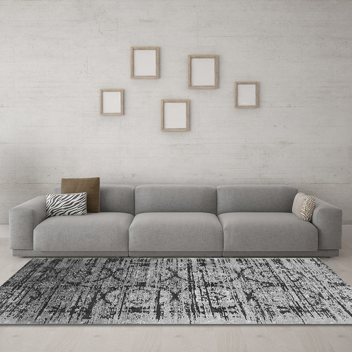 Machine Washable Oriental Gray Industrial Rug in a Living Room,, wshurb1773gry