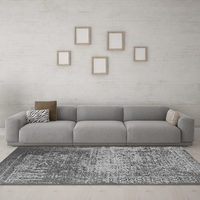 Machine Washable Oriental Gray Industrial Rug in a Living Room,, wshurb1775gry
