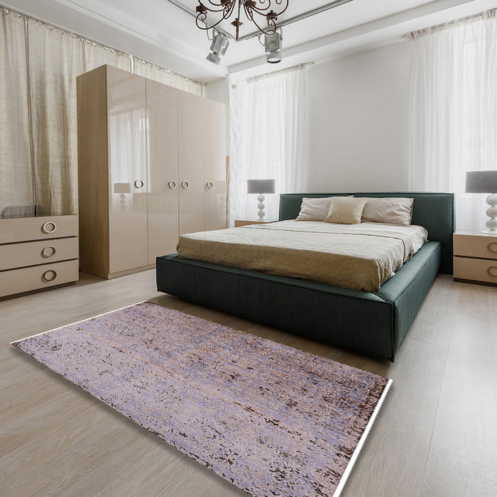 Mid-Century Modern Silver Pink Oriental Rug in a Bedroom, urb1777
