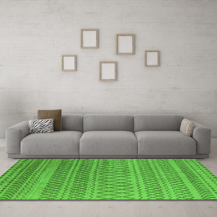 Machine Washable Oriental Green Industrial Area Rugs in a Living Room,, wshurb1781grn