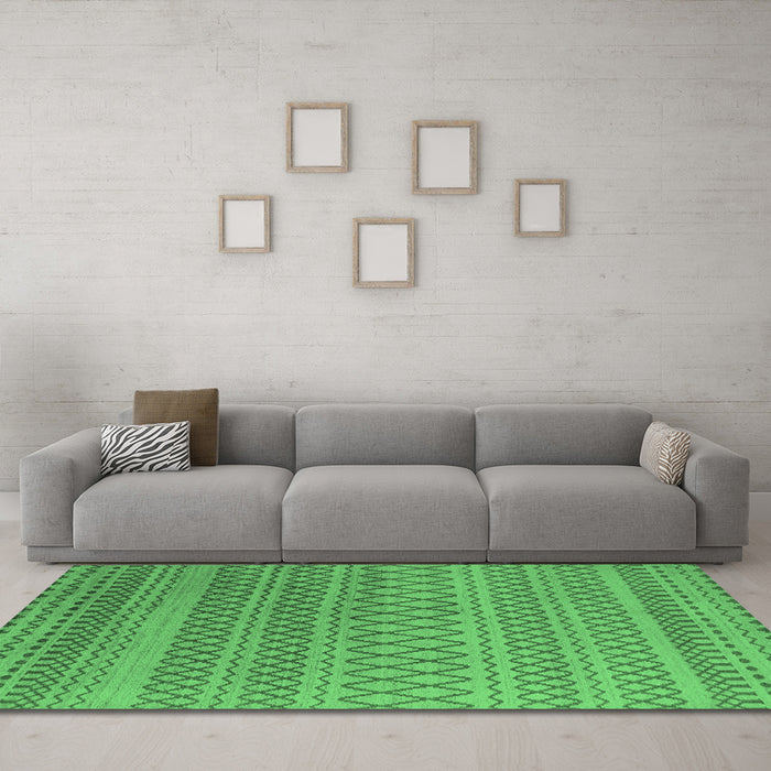 Machine Washable Oriental Emerald Green Industrial Area Rugs in a Living Room,, wshurb1781emgrn
