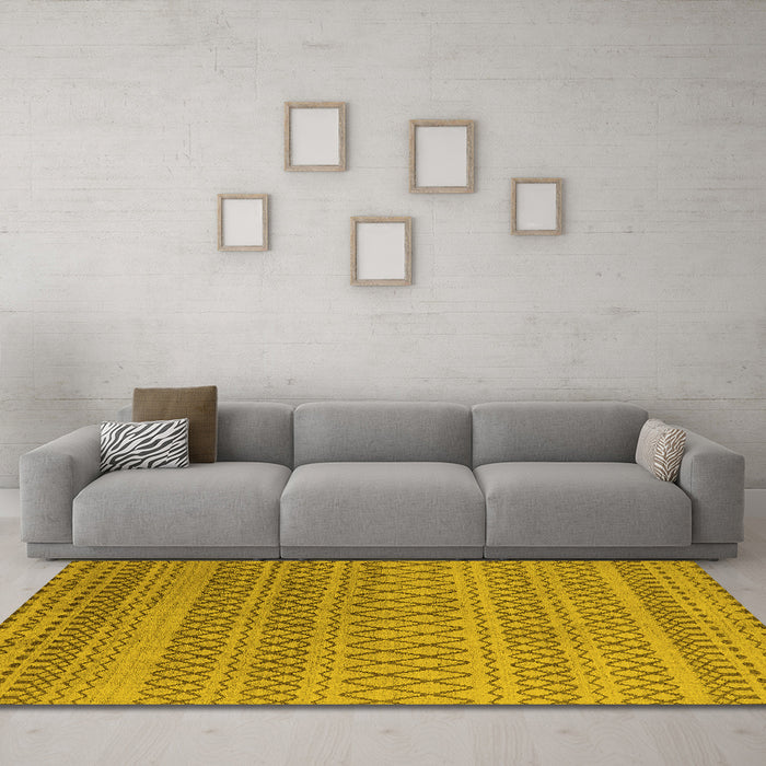 Machine Washable Oriental Yellow Industrial Rug in a Living Room, wshurb1781yw
