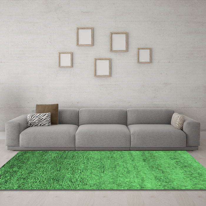 Machine Washable Oriental Emerald Green Industrial Area Rugs in a Living Room,, wshurb1783emgrn