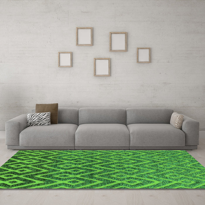 Machine Washable Oriental Green Industrial Area Rugs in a Living Room,, wshurb1784grn
