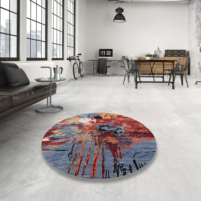 Round Mid-Century Modern Gunmetal Gray Oriental Rug in a Office, urb1785