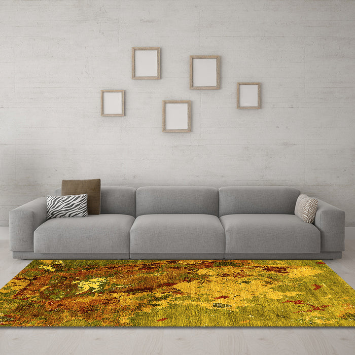 Machine Washable Oriental Yellow Industrial Rug in a Living Room, wshurb1787yw