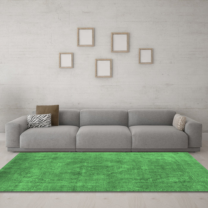 Machine Washable Oriental Emerald Green Industrial Area Rugs in a Living Room,, wshurb1807emgrn