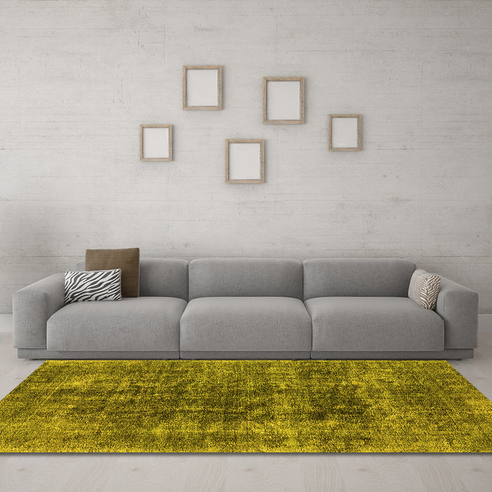 Machine Washable Oriental Yellow Industrial Rug in a Living Room, wshurb1808yw