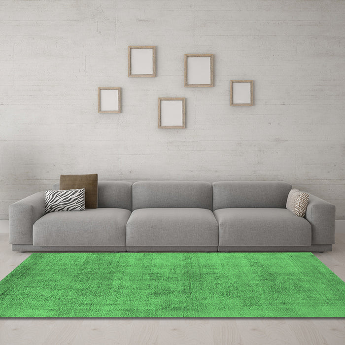 Machine Washable Oriental Emerald Green Industrial Area Rugs in a Living Room,, wshurb1809emgrn