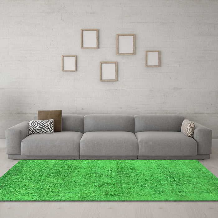 Machine Washable Oriental Green Industrial Area Rugs in a Living Room,, wshurb1809grn