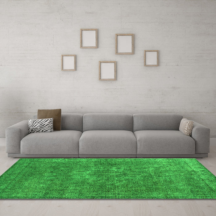 Machine Washable Oriental Green Industrial Area Rugs in a Living Room,, wshurb1811grn