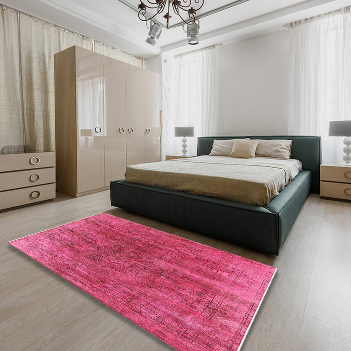 Machine Washable Industrial Modern Violet Red Pink Rug in a Bedroom, wshurb1812