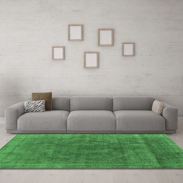 Machine Washable Oriental Emerald Green Industrial Area Rugs in a Living Room,, wshurb1819emgrn