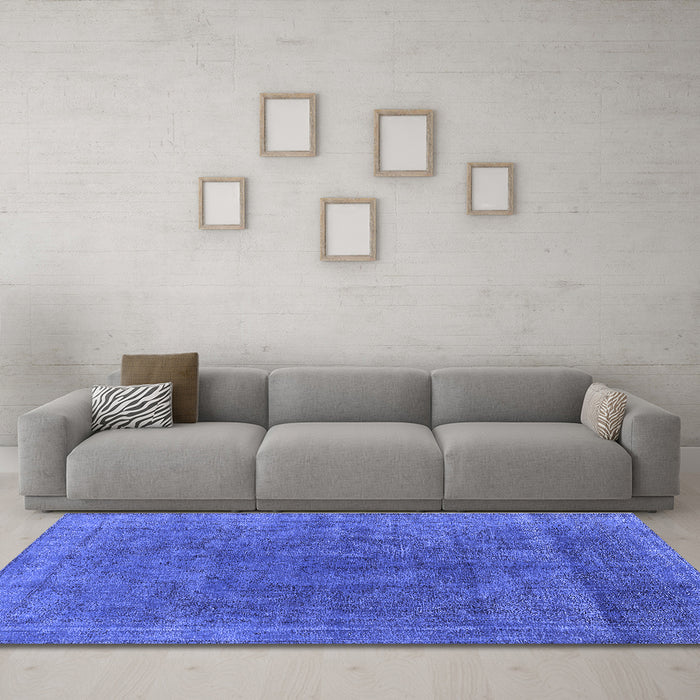 Machine Washable Oriental Blue Industrial Rug in a Living Room, wshurb1819blu