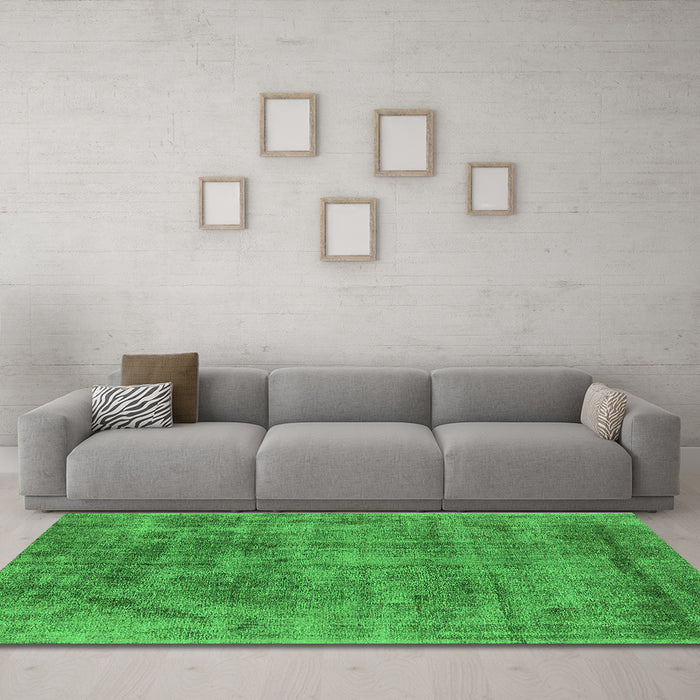 Machine Washable Oriental Green Industrial Area Rugs in a Living Room,, wshurb1822grn