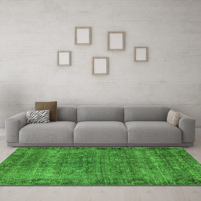 Machine Washable Oriental Green Industrial Area Rugs in a Living Room,, wshurb1826grn