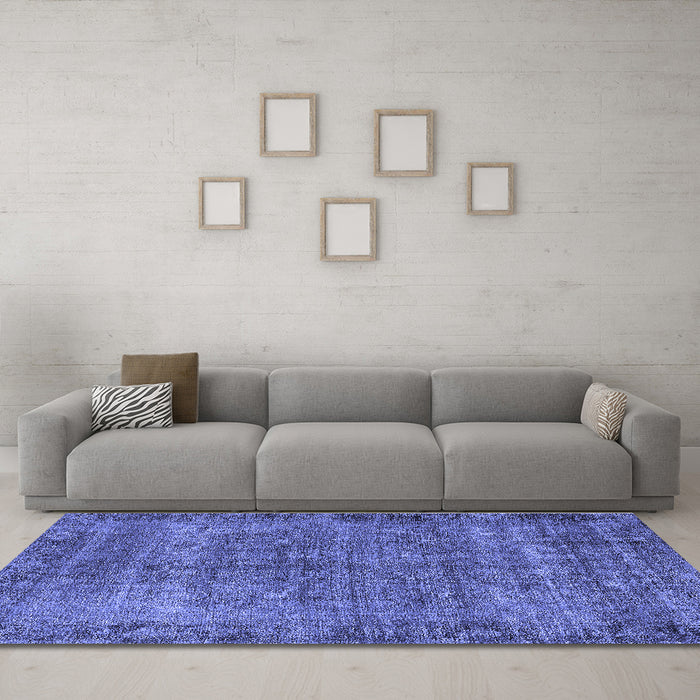 Machine Washable Oriental Blue Industrial Rug in a Living Room, wshurb1826blu