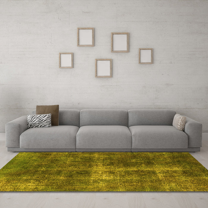 Machine Washable Oriental Yellow Industrial Rug in a Living Room, wshurb1827yw