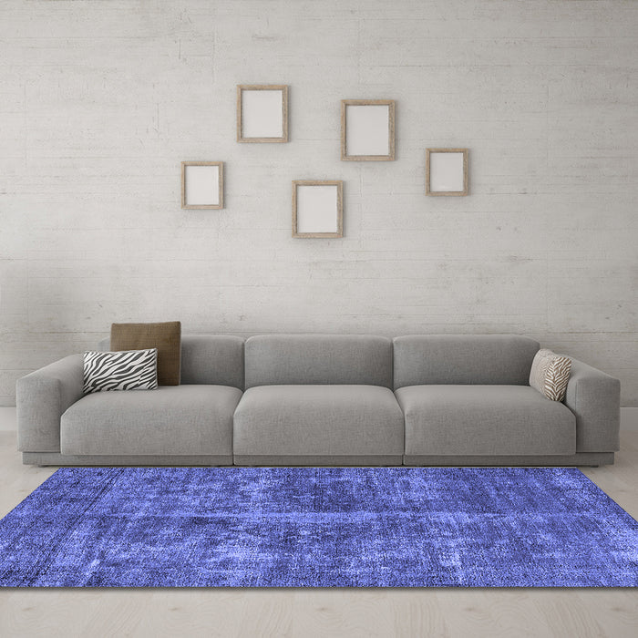 Machine Washable Oriental Blue Industrial Rug in a Living Room, wshurb1828blu