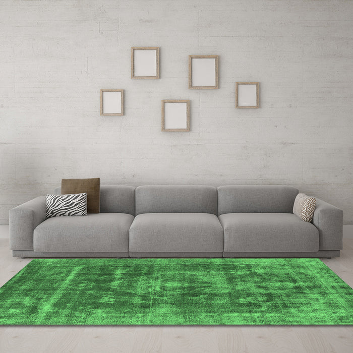 Machine Washable Oriental Emerald Green Industrial Area Rugs in a Living Room,, wshurb1829emgrn
