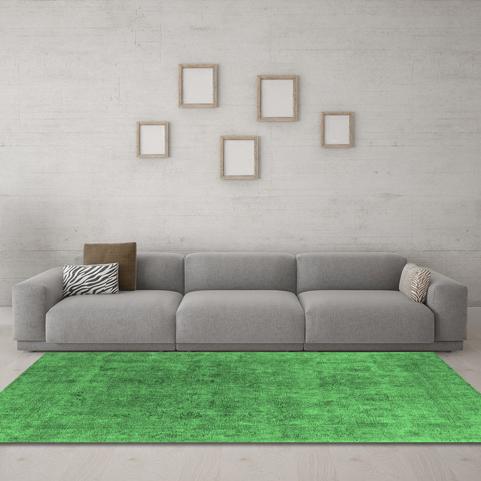Machine Washable Oriental Emerald Green Industrial Area Rugs in a Living Room,, wshurb1831emgrn
