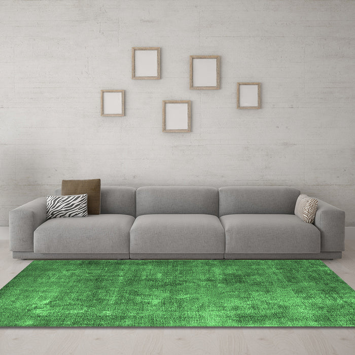 Machine Washable Oriental Emerald Green Industrial Area Rugs in a Living Room,, wshurb1832emgrn
