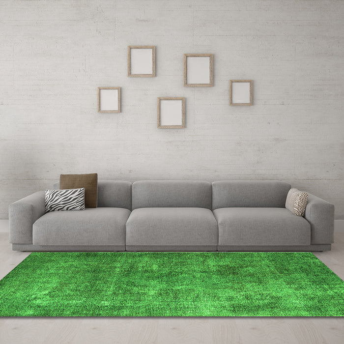 Machine Washable Oriental Green Industrial Area Rugs in a Living Room,, wshurb1832grn