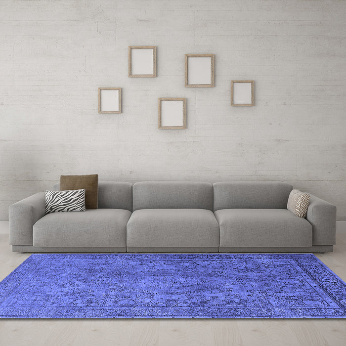 Machine Washable Oriental Blue Industrial Rug in a Living Room, wshurb1833blu