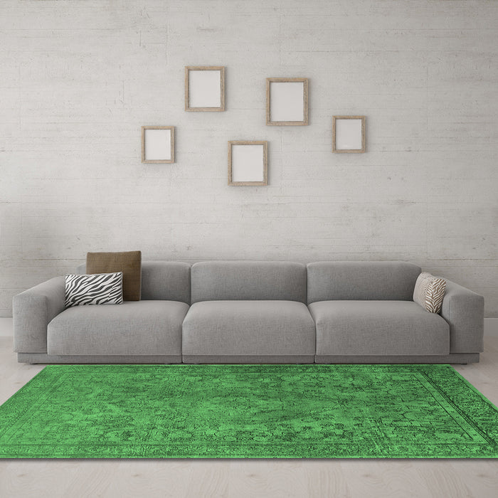 Machine Washable Oriental Emerald Green Industrial Area Rugs in a Living Room,, wshurb1833emgrn