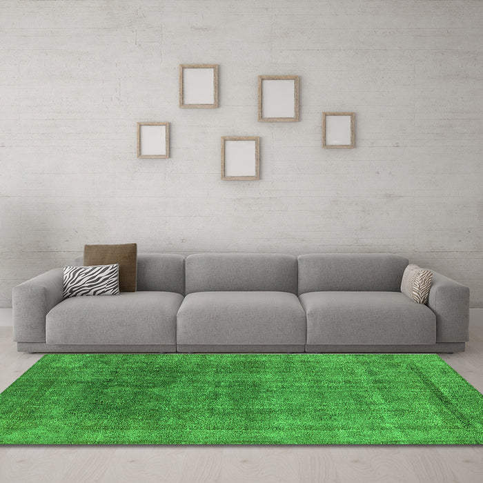 Machine Washable Oriental Green Industrial Area Rugs in a Living Room,, wshurb1840grn