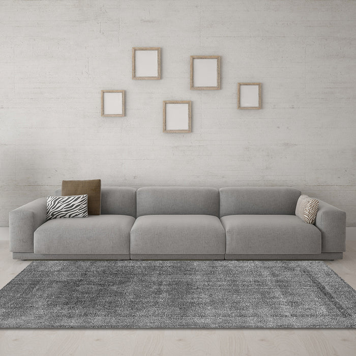 Machine Washable Oriental Gray Industrial Rug in a Living Room,, wshurb1840gry