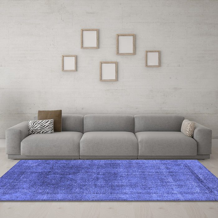 Machine Washable Oriental Blue Industrial Rug in a Living Room, wshurb1840blu