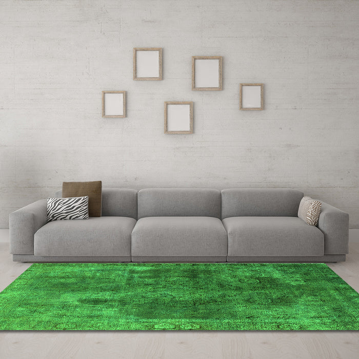 Machine Washable Oriental Green Industrial Area Rugs in a Living Room,, wshurb1842grn