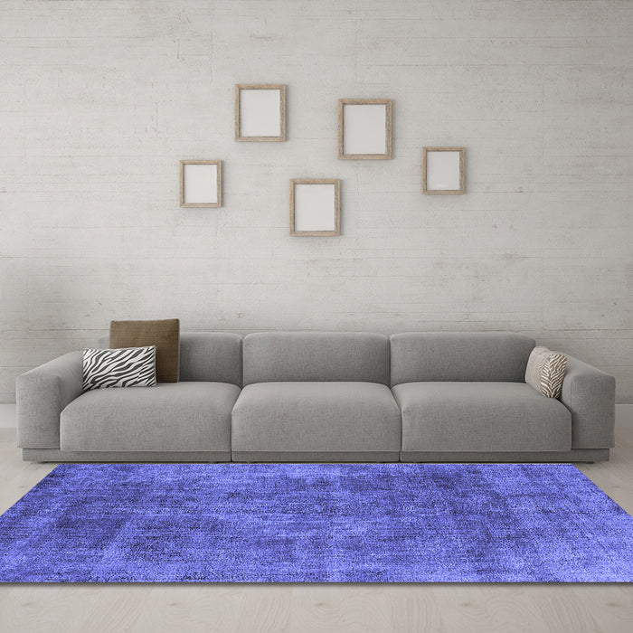 Machine Washable Oriental Blue Industrial Rug in a Living Room, wshurb1843blu