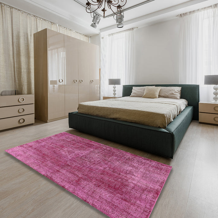 Machine Washable Industrial Modern Dark Hot Pink Rug in a Bedroom, wshurb1843