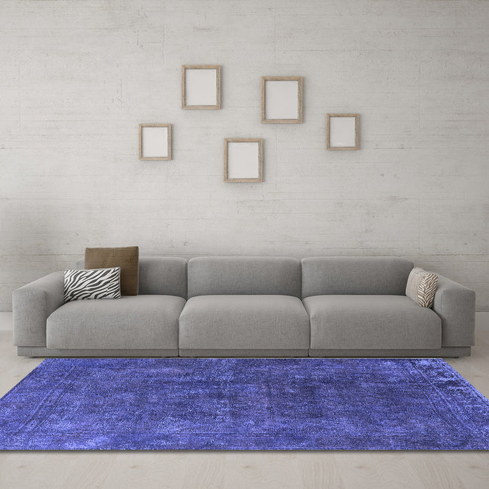 Machine Washable Oriental Blue Industrial Rug in a Living Room, wshurb1845blu