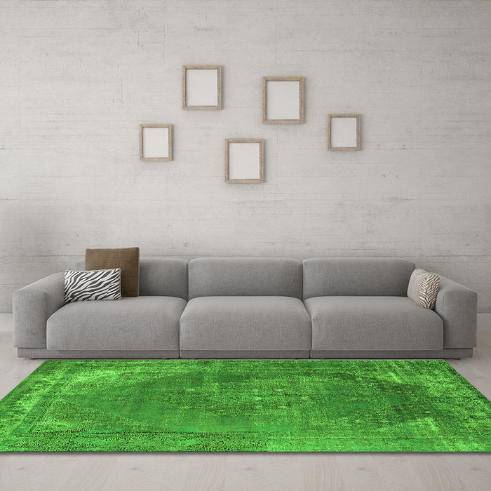Machine Washable Oriental Green Industrial Area Rugs in a Living Room,, wshurb1847grn