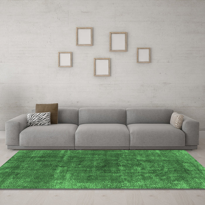 Machine Washable Oriental Emerald Green Industrial Area Rugs in a Living Room,, wshurb1852emgrn