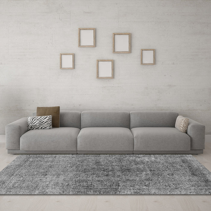 Machine Washable Oriental Gray Industrial Rug in a Living Room,, wshurb1853gry