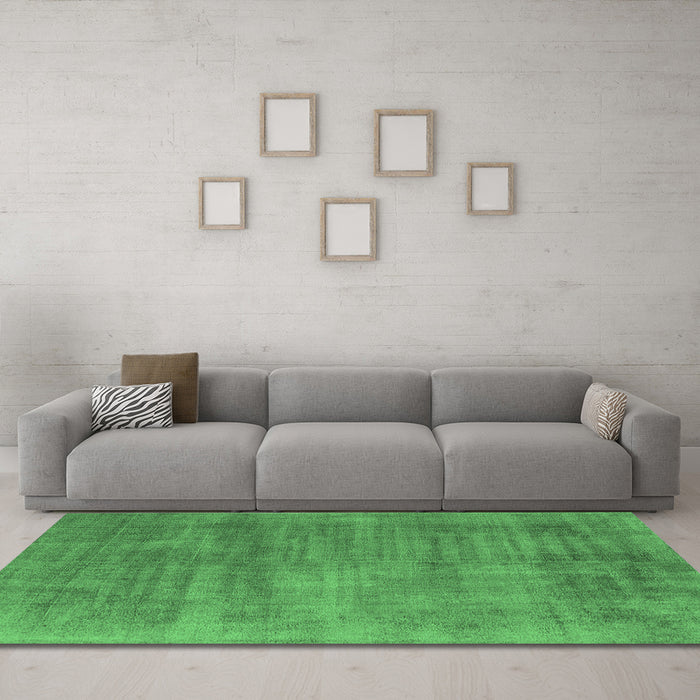Machine Washable Oriental Emerald Green Industrial Area Rugs in a Living Room,, wshurb1858emgrn