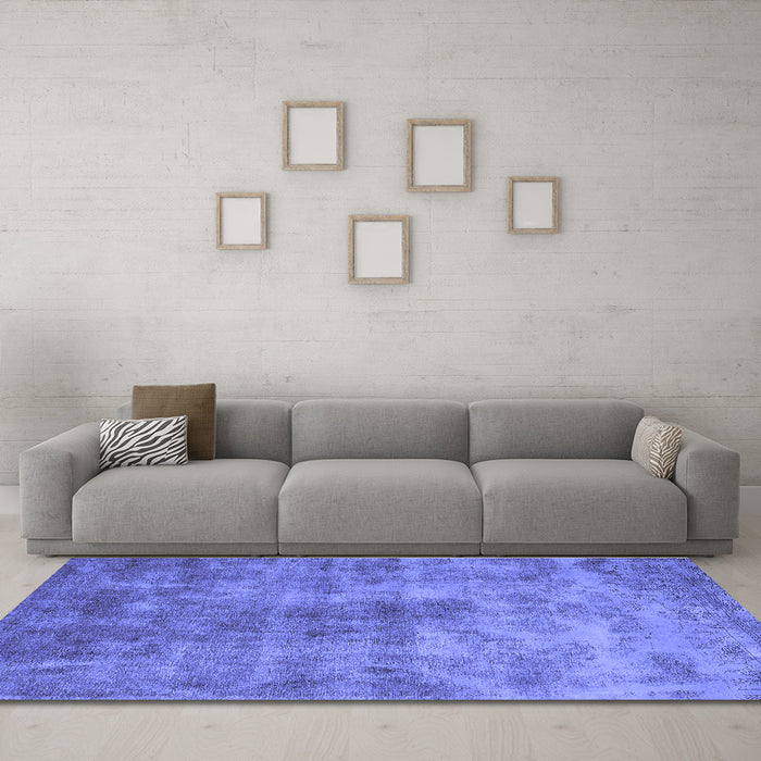 Machine Washable Oriental Blue Industrial Rug in a Living Room, wshurb1867blu