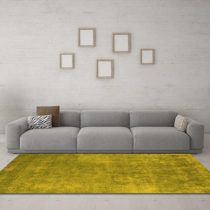 Machine Washable Oriental Yellow Industrial Rug in a Living Room, wshurb1868yw