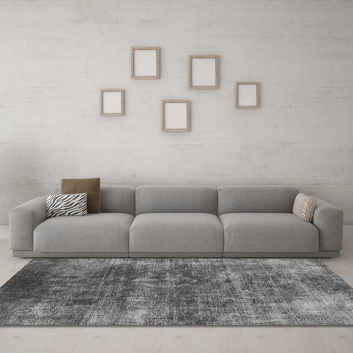 Machine Washable Oriental Gray Industrial Rug in a Living Room,, wshurb1871gry