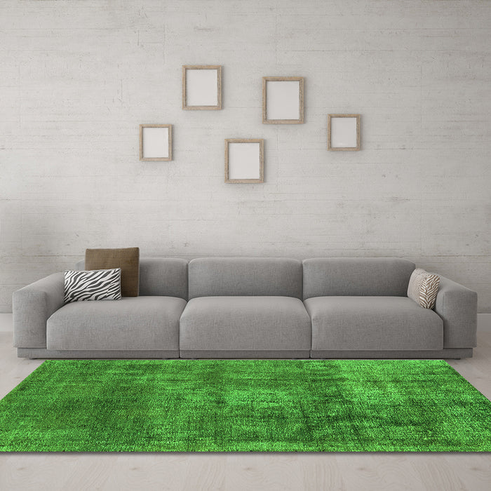 Machine Washable Oriental Green Industrial Area Rugs in a Living Room,, wshurb1877grn