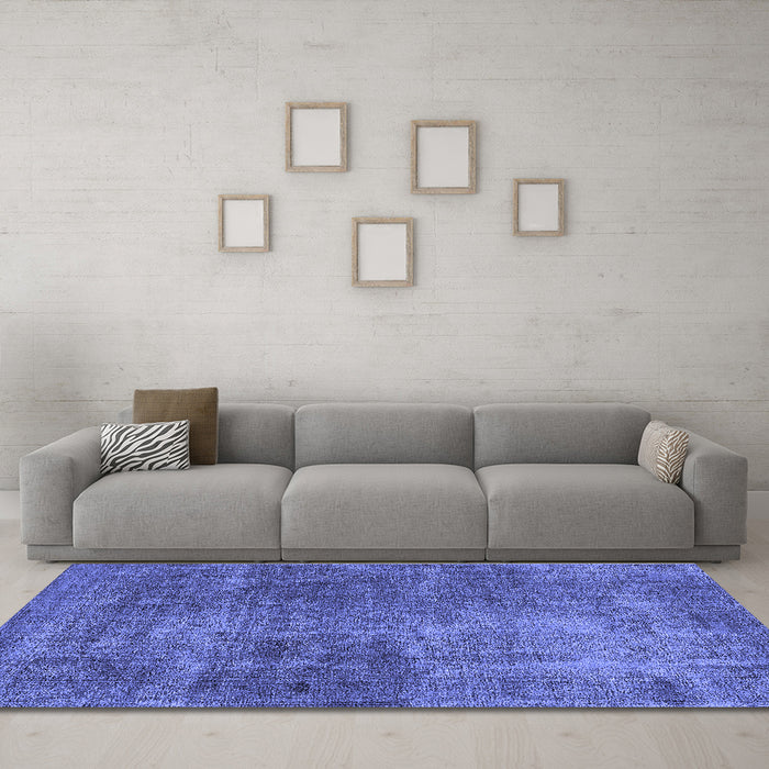 Machine Washable Oriental Blue Industrial Rug in a Living Room, wshurb1881blu