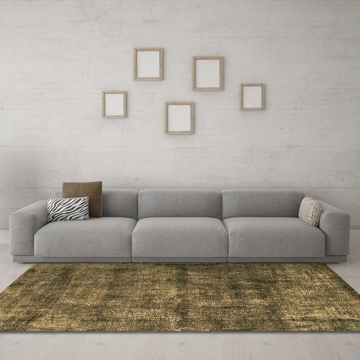 Machine Washable Oriental Brown Industrial Rug in a Living Room,, wshurb1892brn