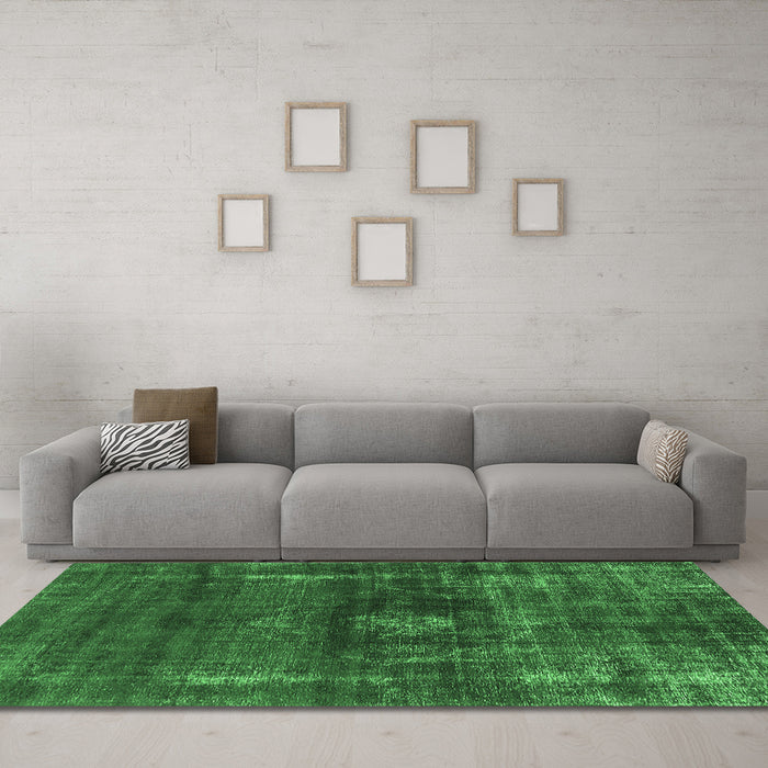 Machine Washable Oriental Emerald Green Industrial Area Rugs in a Living Room,, wshurb1894emgrn